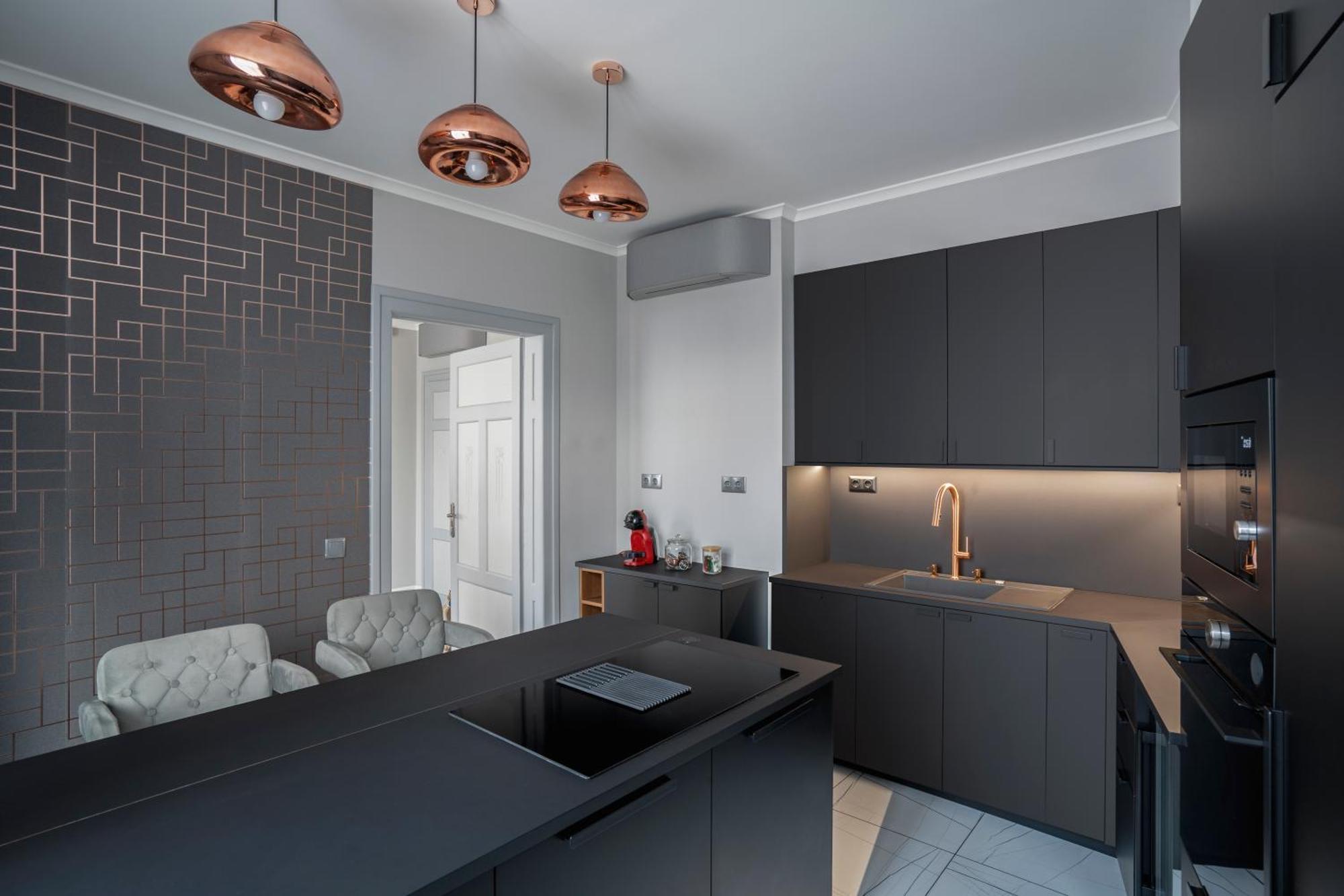 Landmark Luxe 2br With Parking