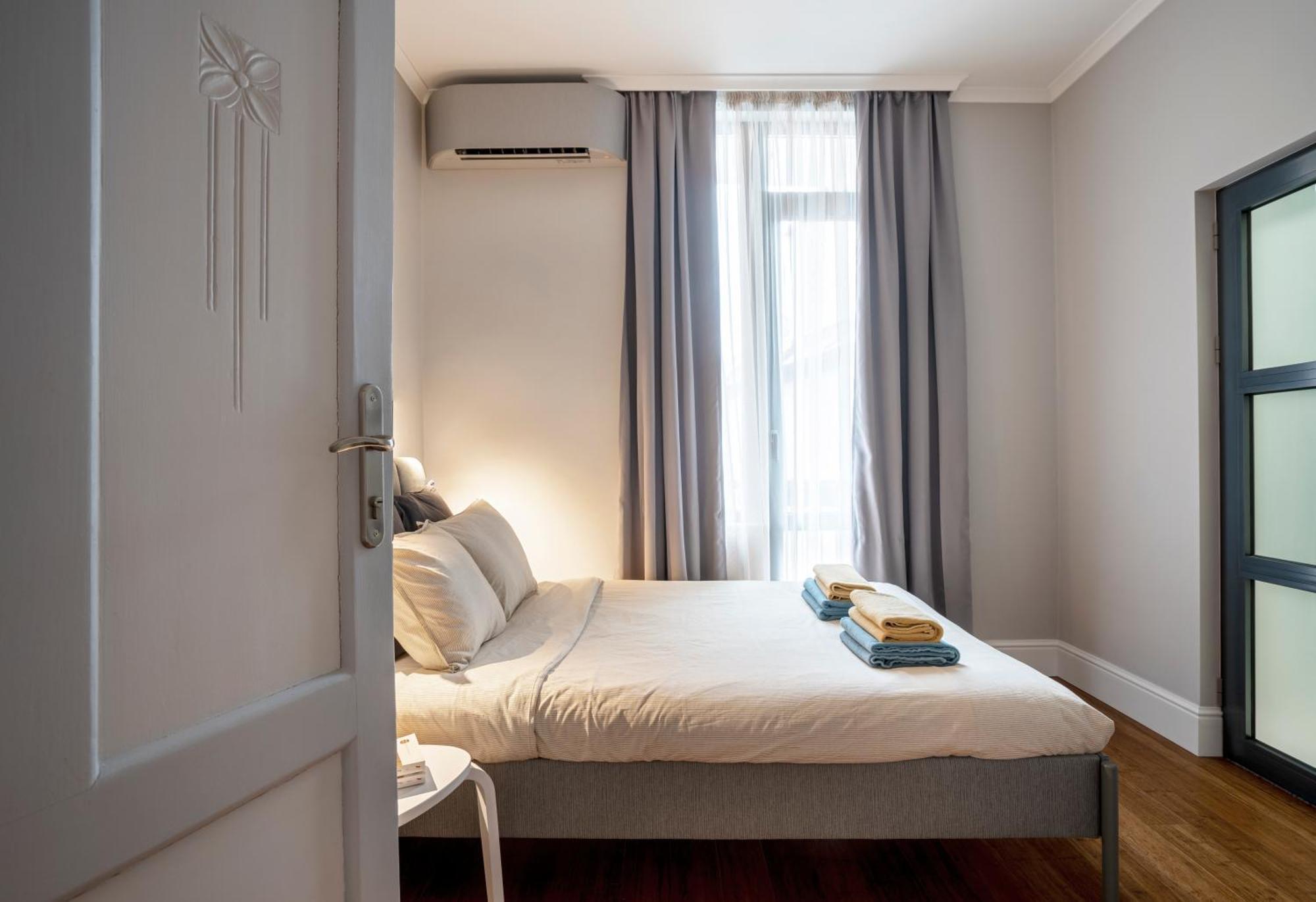 Landmark Luxe 2br With Parking *