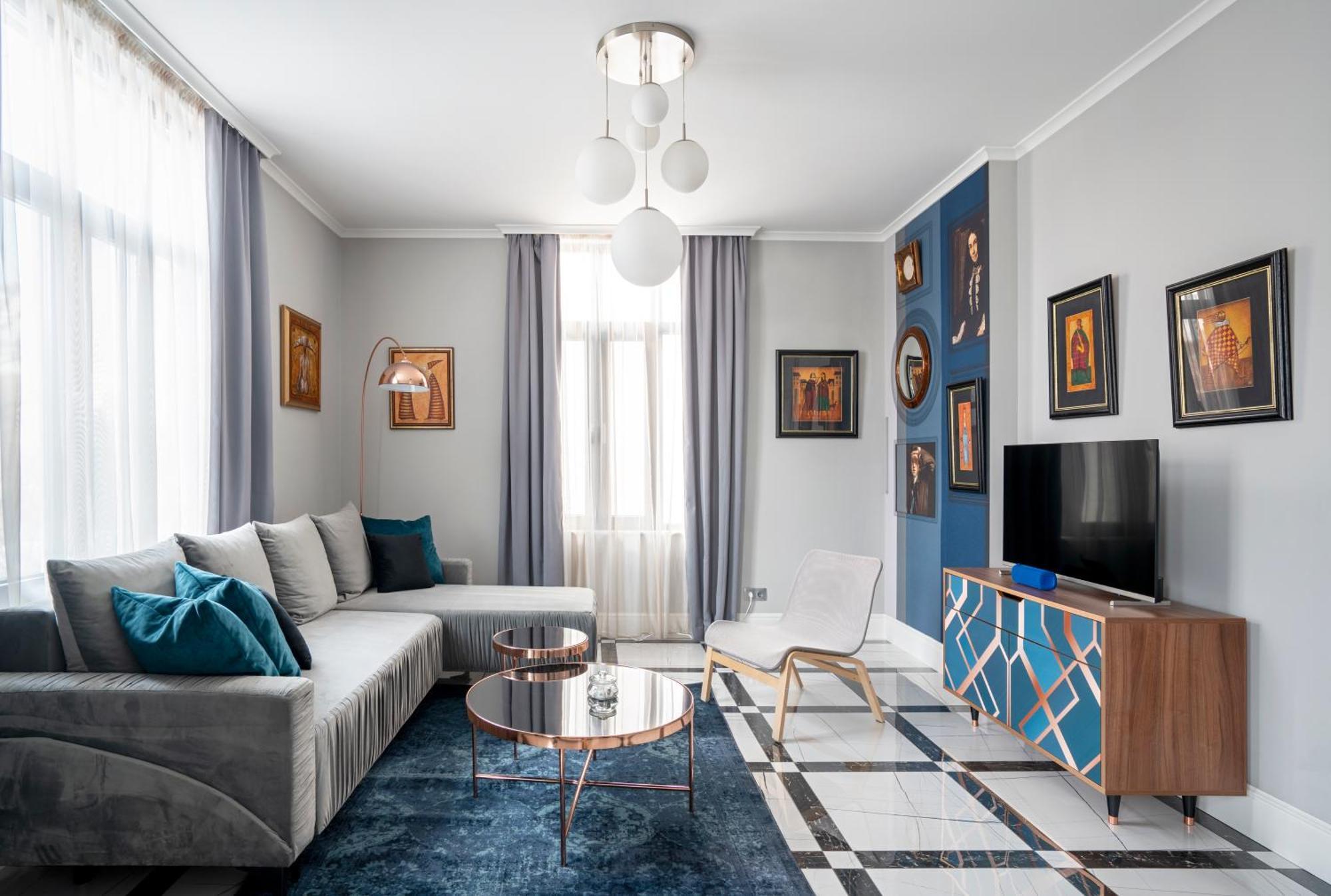 Landmark Luxe 2br With Parking Apartment Sofia